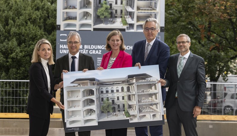 Gruppenfoto Baustart Haus der Bildungswissenschaften 