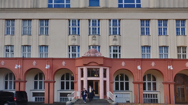 Außenfassade ehemaliges orthopädisches Krankenhaus Gersthof